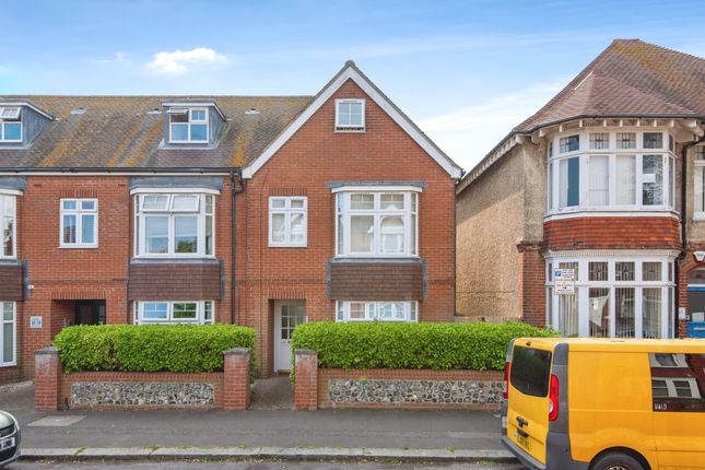 2 bedroom ground floor flat for sale