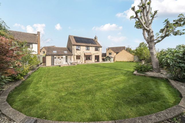West Hay Grove, Cirencester GL7 4 bed detached house for sale