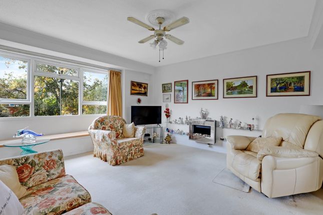 Beckett Walk, Beckenham, Kent 2 bed flat for sale