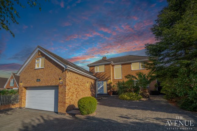 Beautiful family home with... 5 bed detached house for sale