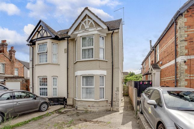 Kitchener Road, High Wycombe HP11 3 bed semi