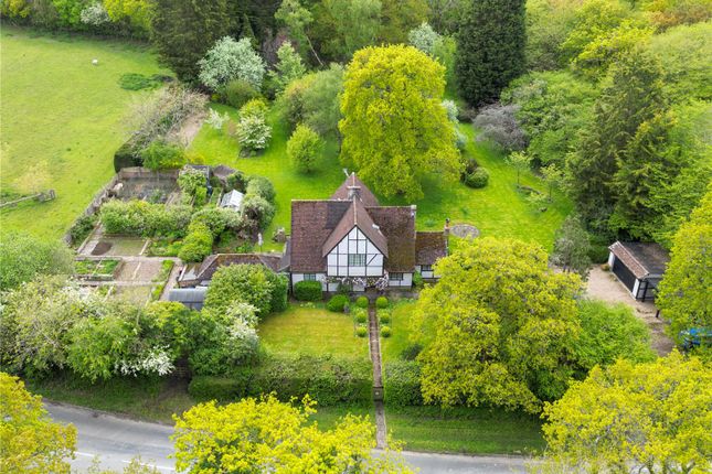 Green Lane, Outwood RH1 4 bed detached house for sale