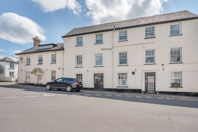 High Street, Dulverton, Somerset, TA22 2 bed flat for sale