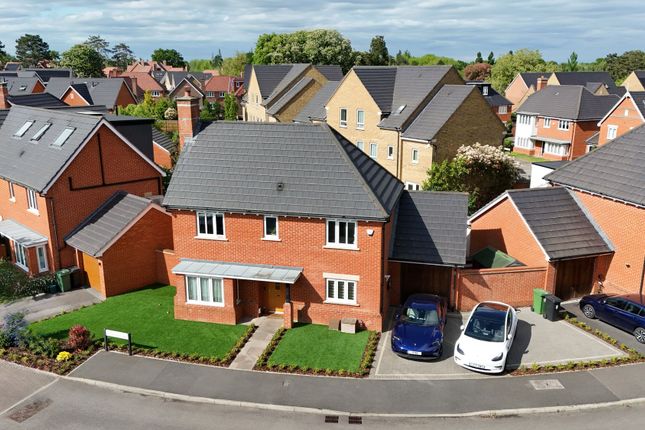 Glanville Way, Epsom KT19 3 bed detached house for sale