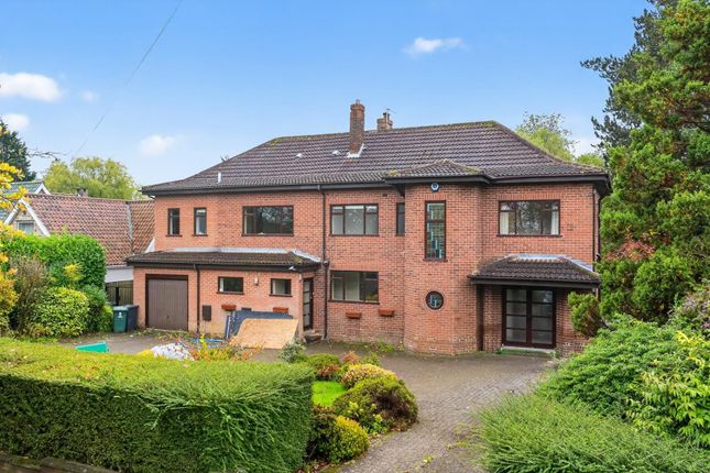 Alwoodley Lane, Leeds LS17 5 bed detached house for sale