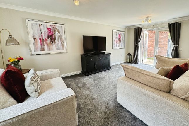 Ryder Drive, Telford TF2 3 bed detached house for sale