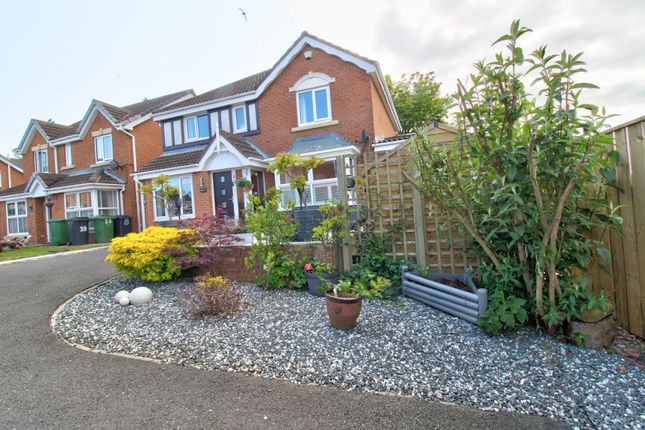 5 bed detached house