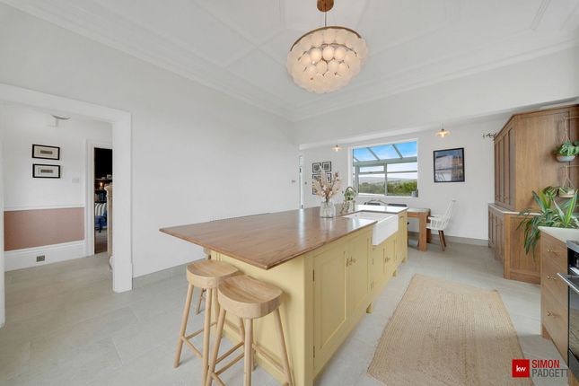 Castle Road, Colne, BB8 5 bed semi