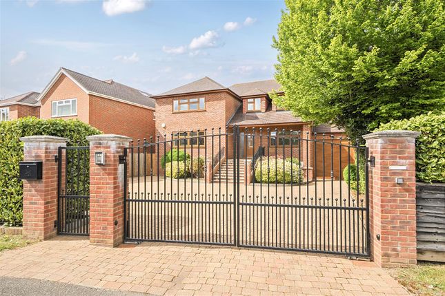 Ouseley Road, Wraysbury TW19 6 bed detached house for sale