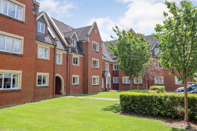 Tanbridge Park, Horsham 3 bed flat for sale