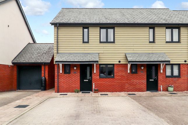 2 bedroom semi-detached house for sale