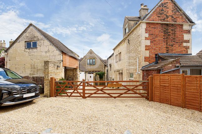 4 bed detached house