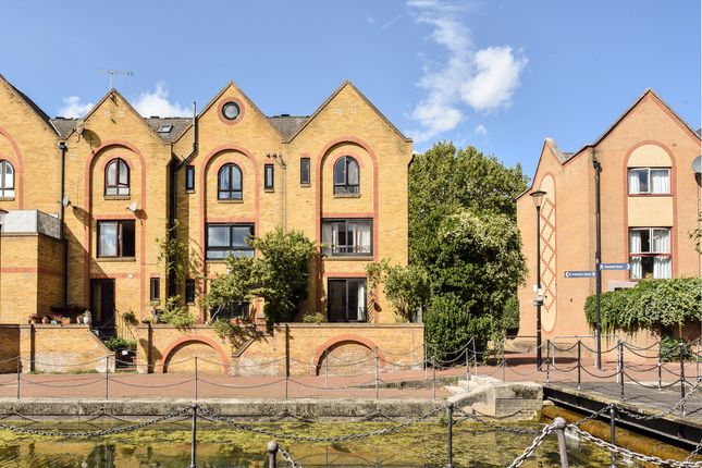 London E1W 5 bed townhouse for sale