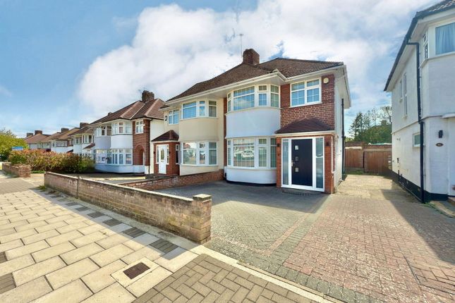 St. Edmunds Drive, Stanmore HA7 3 bed semi