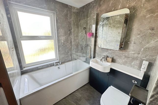 James Street, Leicester LE8 3 bed terraced house for sale