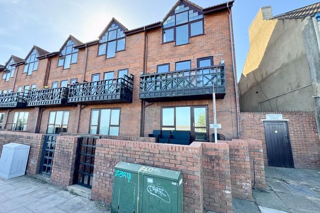 KINGSWAY COURT, CLEETHORPES 1 bed flat for sale
