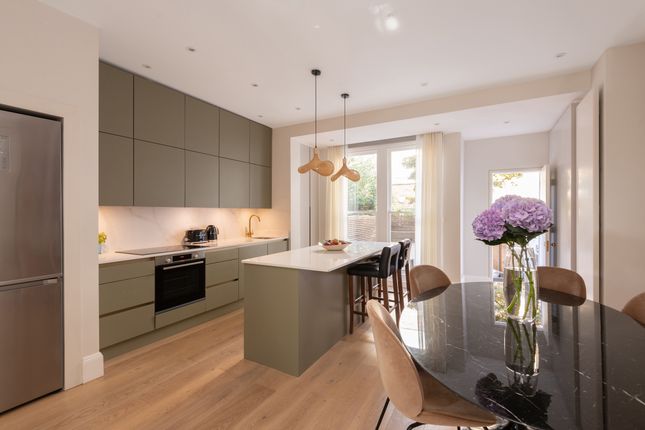 Lots Road, Chelsea 5 bed terraced house for sale