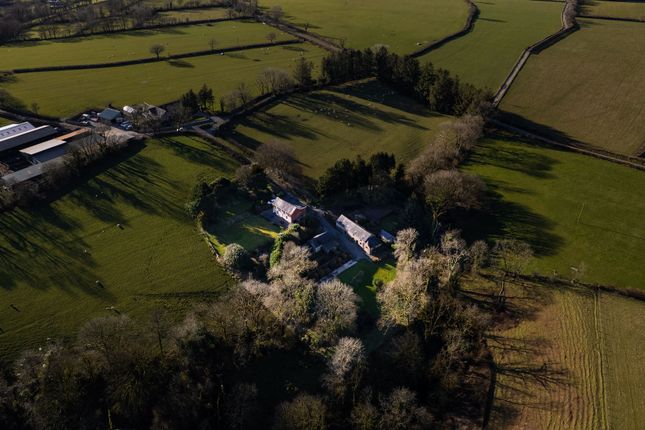 6 bed detached house