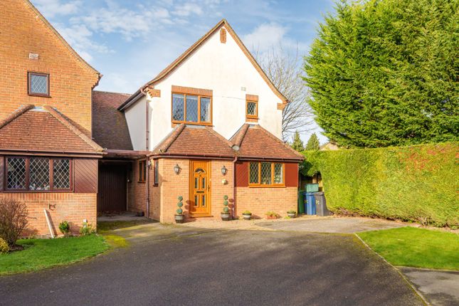 Fernlea Close, Flackwell Heath, High... 3 bed link detached house for sale