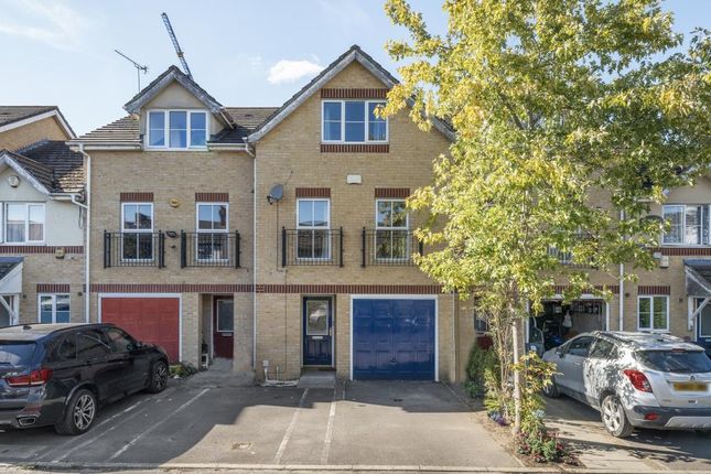 Slough,  Berkshire,  SL1 3 bed terraced house for sale