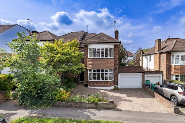 Chiltern Way, Woodford Green, IG8 3 bed semi