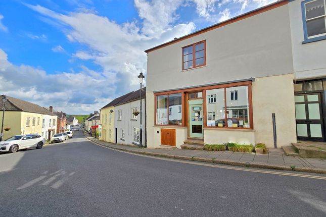 Market Street, Okehampton EX20 2 bed terraced house for sale