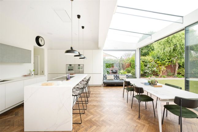 The Mall, London, N14 4 bed end of terrace house for sale