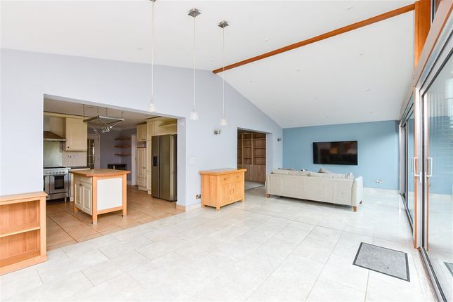 4 bed detached house