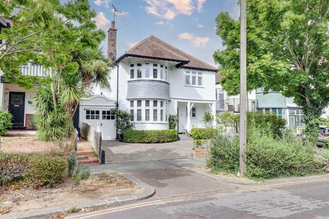 Ridgeway Gardens, Chalkwell SS0 4 bed detached house for sale