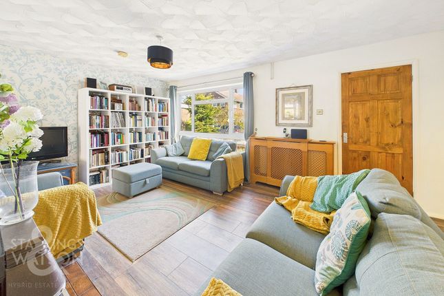 Holly Court, Wymondham, Norwich 3 bed detached house for sale