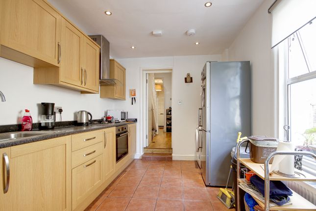 Nutfield Road, London, E15 3 bed terraced house for sale