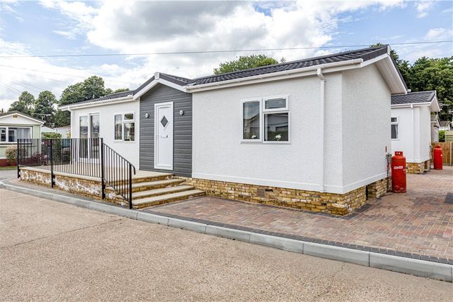 Main Street, Addlestone KT15 2 bed park home for sale