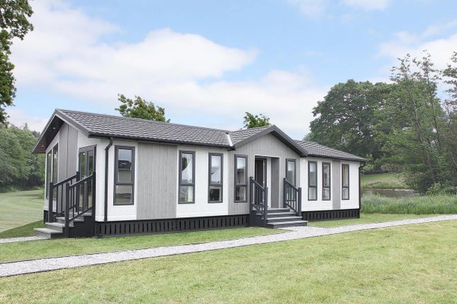 Langley Park Road, Iver SL0 2 bed park home for sale