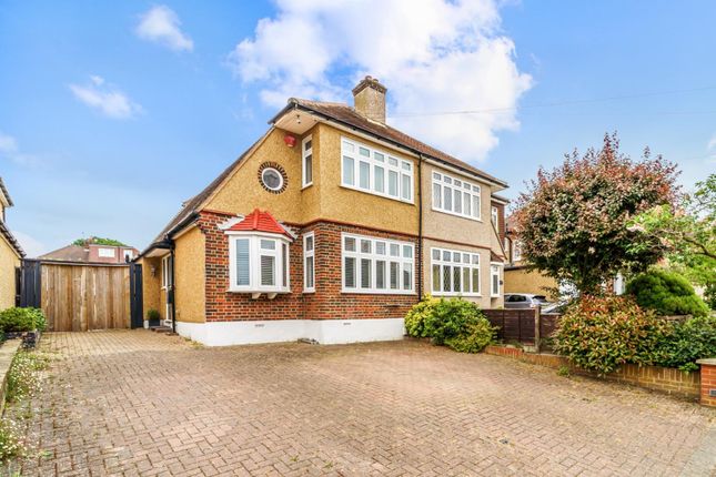 Seaforth Gardens, Stoneleigh 3 bed semi