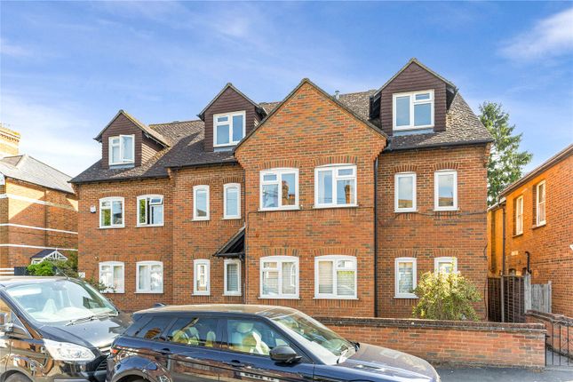 Glade Road, Marlow, Buckinghamshire, SL7 2 bed maisonette for sale