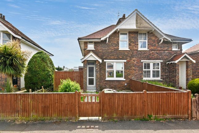 Roselands Avenue, Eastbourne 2 bed semi