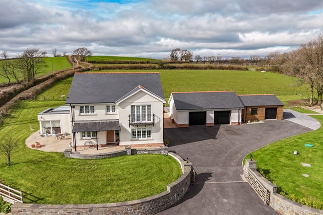 Pedrheol, Llanddarog, Carmarthen, SA32 4 bed detached house for sale