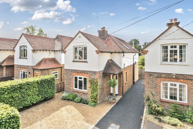 Oxted Green, Godalming GU8 3 bed detached house for sale