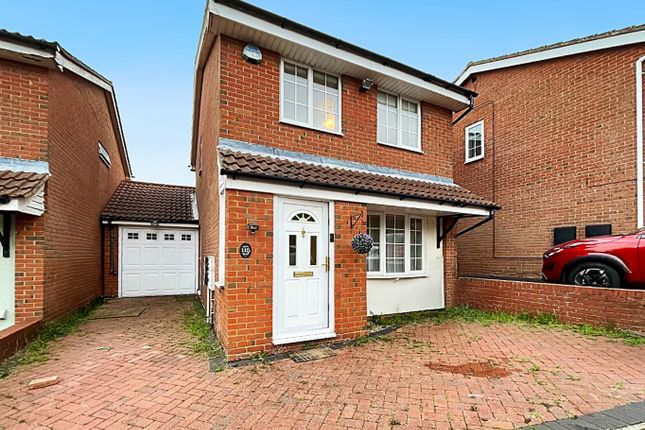 Rochford Drive, Luton, Bedfordshire... 3 bed detached house for sale