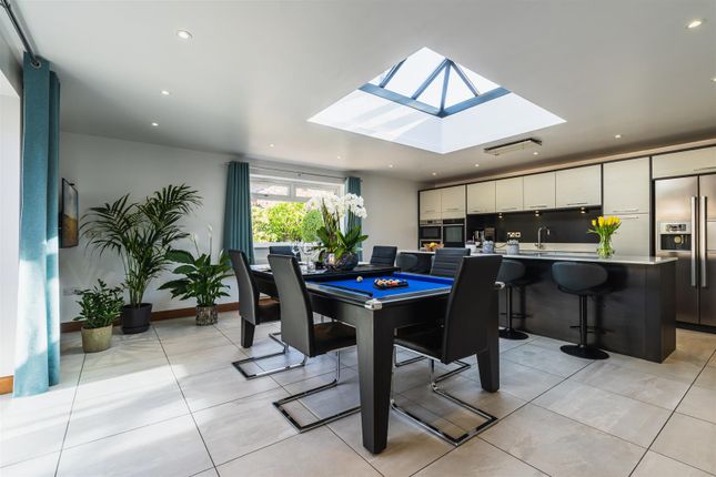 New Road, Millthorpe, Holmesfield 4 bed detached bungalow for sale