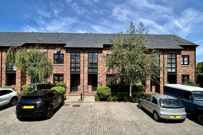 4 bedroom town house for sale