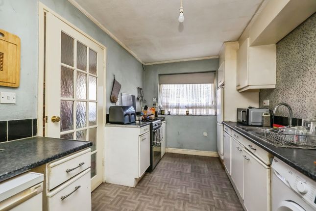 4 bedroom end of terrace house for sale