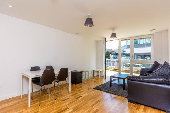 Vale Court, Ealing Road, Brentford, TW8 1 bed flat for sale