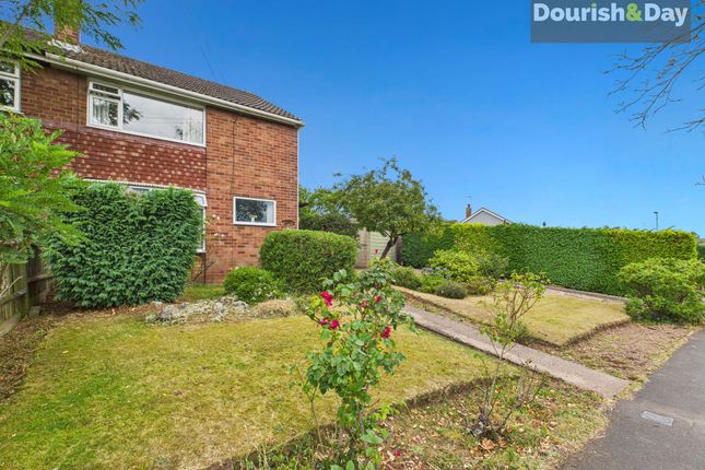 Yelverton Avenue, Stafford ST17 3 bed semi