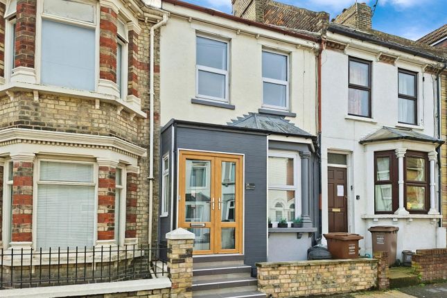 Rochester Avenue, Rochester 3 bed terraced house for sale