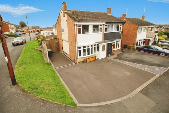 Chichester Avenue, Kidderminster DY11 3 bed semi