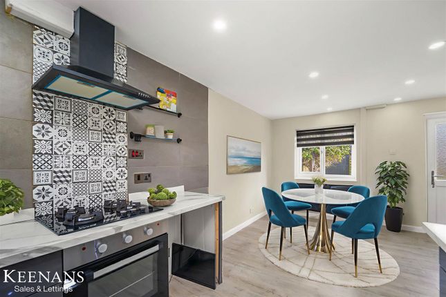 4 bedroom end of terrace house for sale