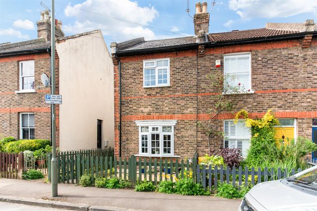 Albert Road, Epsom 2 bed end of terrace house for sale