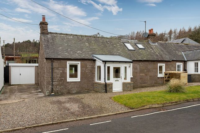 19 Charleston Village, Forfar, DD8 1UF 3 bed semi