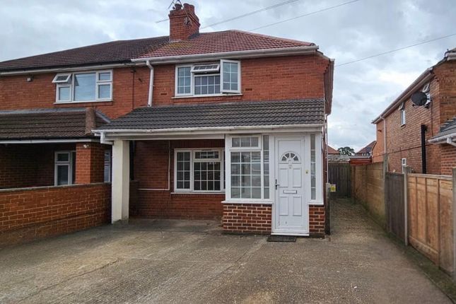 Essex Avenue, Slough, SL2 1DR 3 bed semi